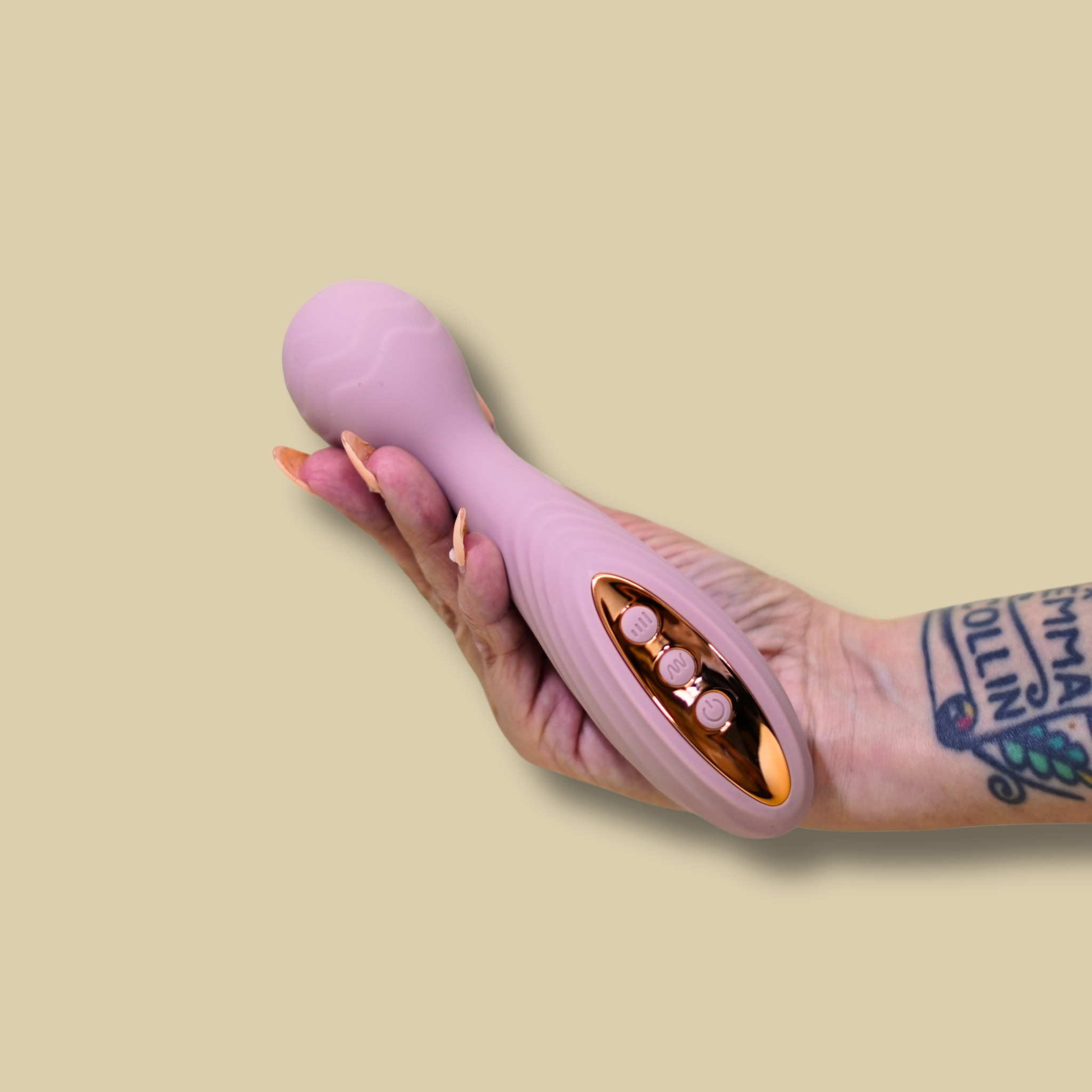 Petite Noir™️ – Luxury Mini Wand Massager